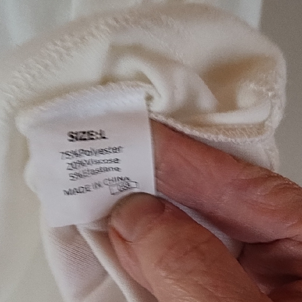 Amazon Classic White Long Sleeve Top - Picture 3 of 3